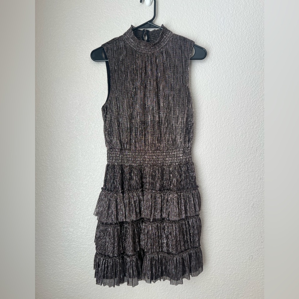 1 State Gold Metallic Sleeveless Smocked Tiered Dress, M